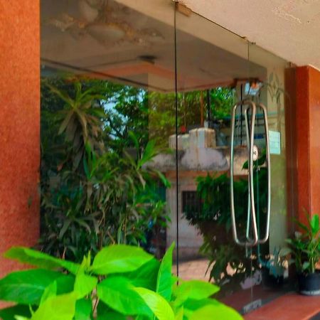 Hotel Manhattan チェンナイ エクステリア 写真