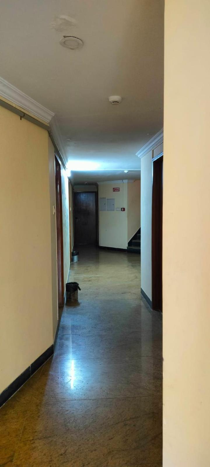Hotel Manhattan チェンナイ エクステリア 写真